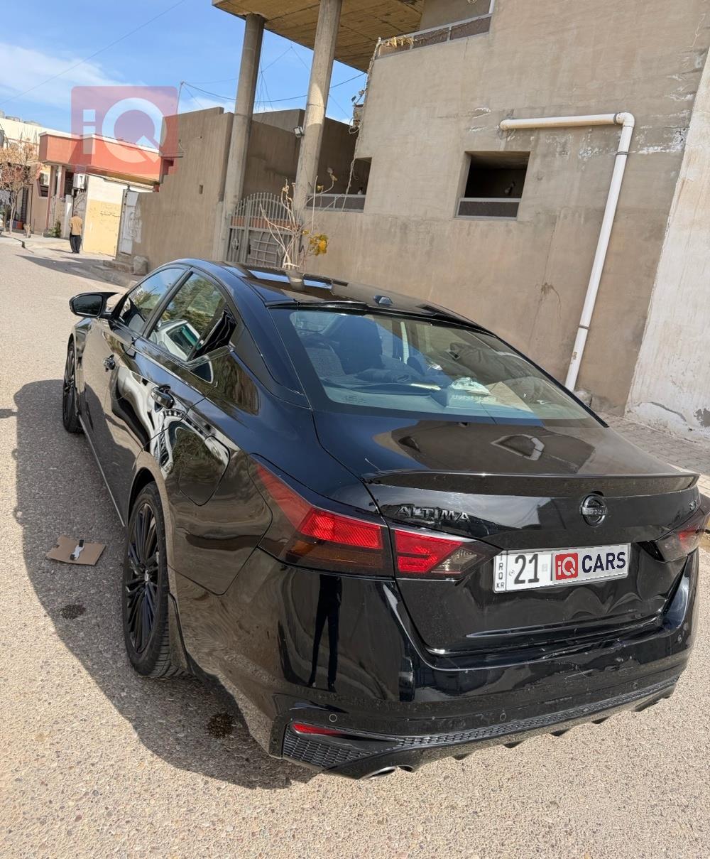 نيسان ألتيما